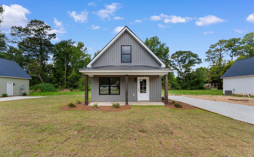 402 S Magnolia Ave., Andrews, SC 29510