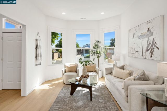 317 Glenn St, Vallejo, CA 94590