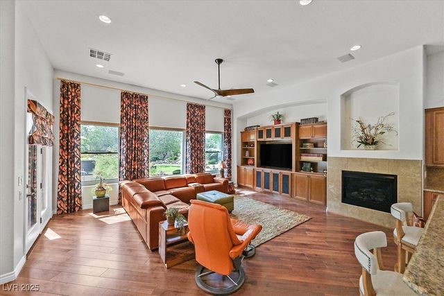 8485 Frazier Park Court, Las Vegas, NV 89143