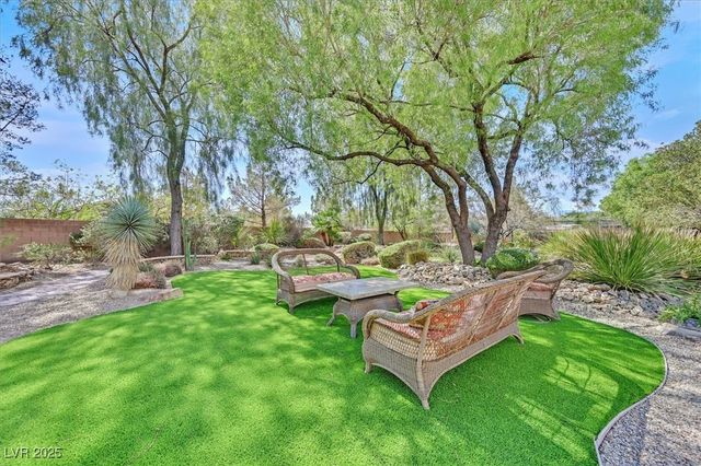 8485 Frazier Park Court, Las Vegas, NV 89143