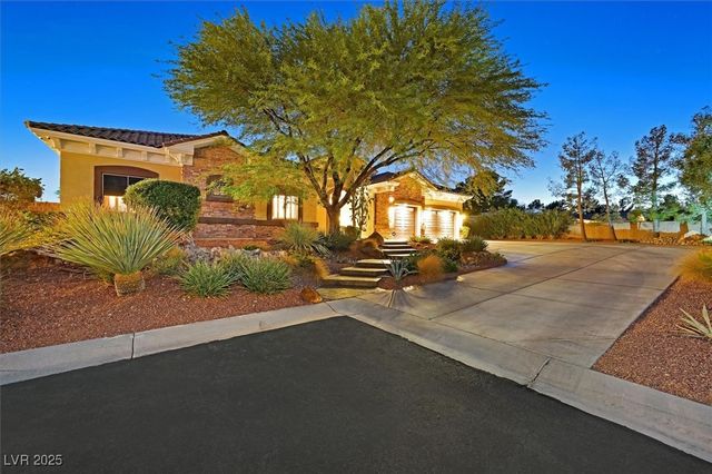 8485 Frazier Park Court, Las Vegas, NV 89143