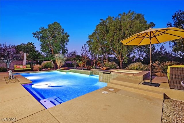 8485 Frazier Park Court, Las Vegas, NV 89143