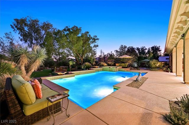 8485 Frazier Park Court, Las Vegas, NV 89143