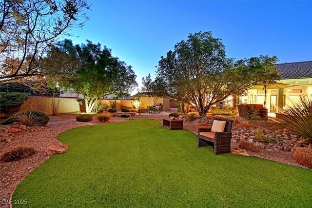 8485 Frazier Park Court, Las Vegas, NV 89143