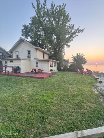 15 Lake Hurst Drive, Ashtabula, OH 44004