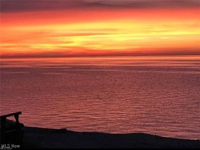 15 Lake Hurst Drive, Ashtabula, OH 44004