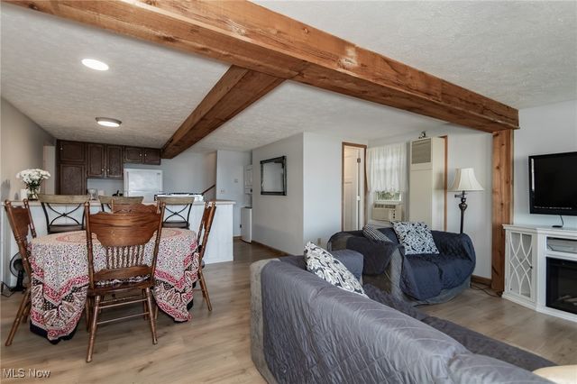 15 Lake Hurst Drive, Ashtabula, OH 44004