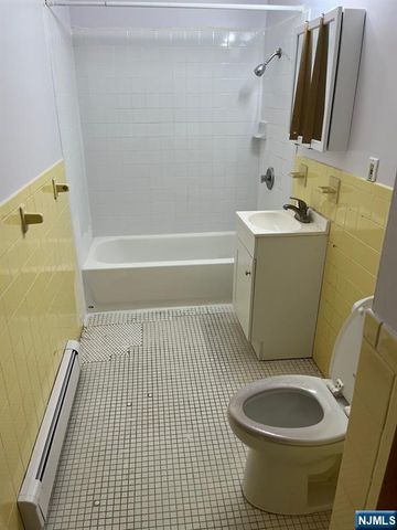 106 Spring Valley Avenue 1W, Hackensack, NJ 07601