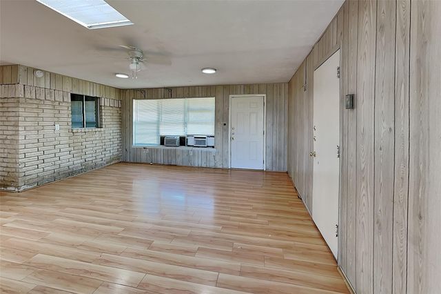 11326 Sagevale Lane, Houston, TX 77089