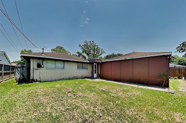 11326 Sagevale Lane, Houston, TX 77089