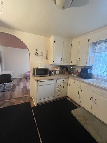 1642 N Mallory ST, Hampton, VA 23664