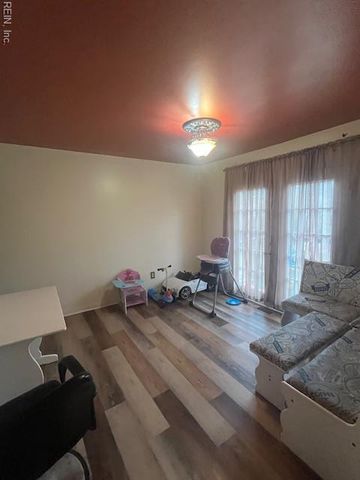 1642 N Mallory ST, Hampton, VA 23664