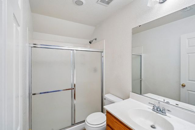 13468 Pipestone St, Lathrop, CA 95330