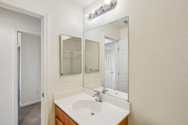 13468 Pipestone St, Lathrop, CA 95330