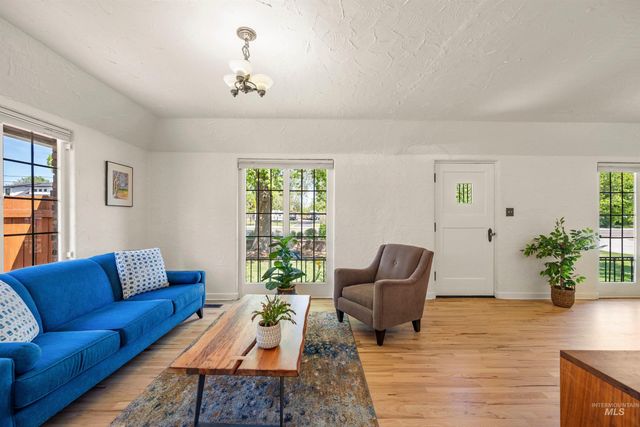1001 S Roosevelt St., Boise, ID 83705