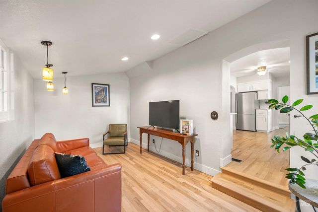 1001 S Roosevelt St., Boise, ID 83705