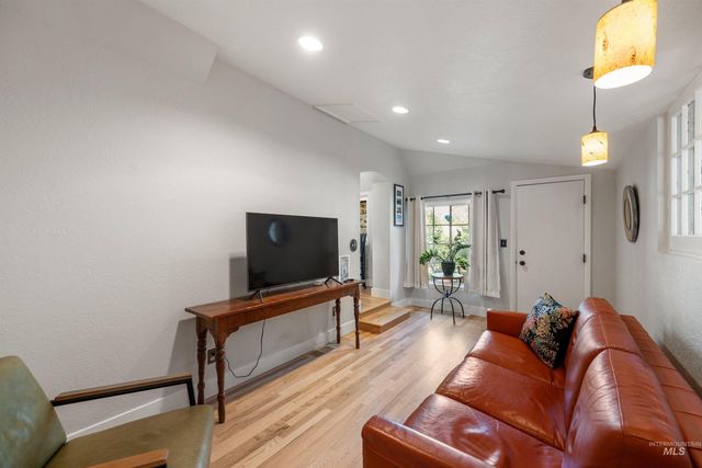 1001 S Roosevelt St., Boise, ID 83705