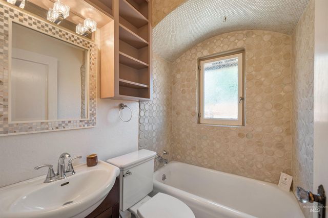 1001 S Roosevelt St., Boise, ID 83705