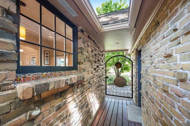 1001 S Roosevelt St., Boise, ID 83705