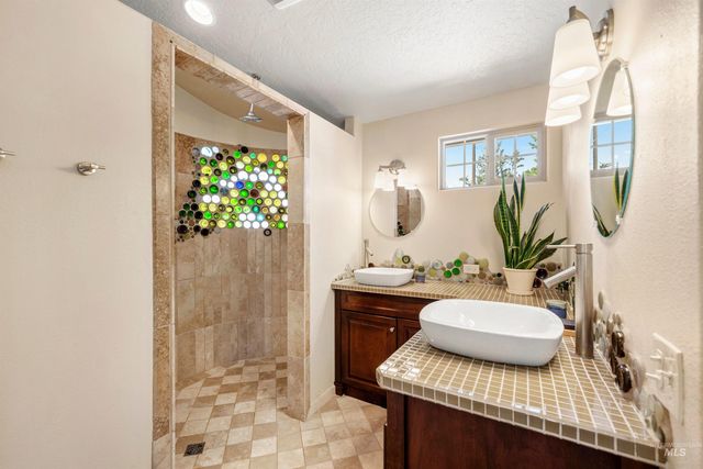 1001 S Roosevelt St., Boise, ID 83705