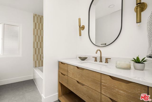 6133 Wooster Avenue, Los Angeles, CA 90056