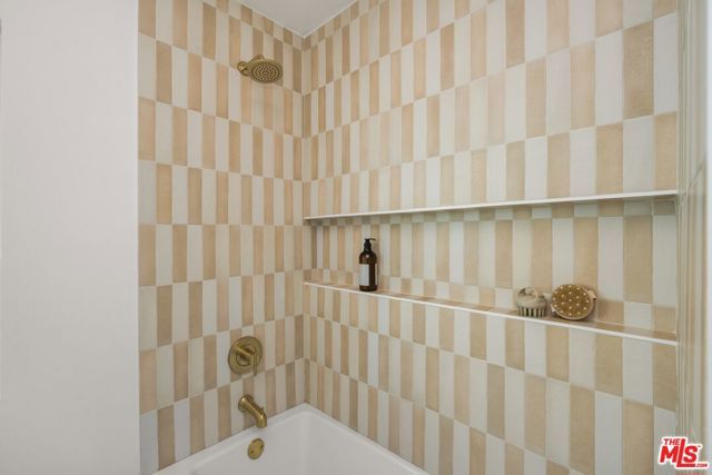 6133 Wooster Avenue, Los Angeles, CA 90056