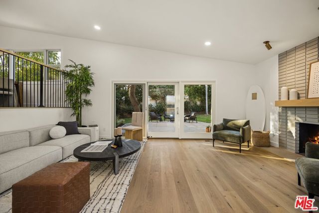 6133 Wooster Avenue, Los Angeles, CA 90056