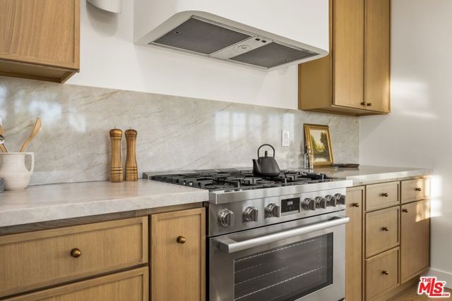 6133 Wooster Avenue, Los Angeles, CA 90056