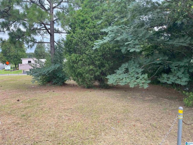 747 MEMORIAL DRIVE, Bessemer, AL 35022