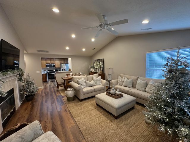 69 Greenhedge Circle, Delaware, OH 43015