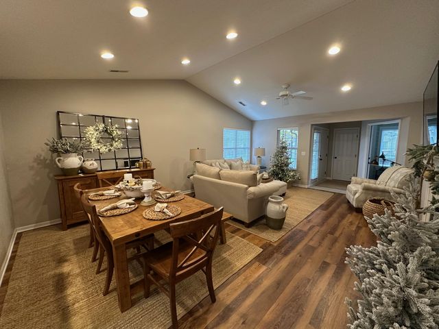 69 Greenhedge Circle, Delaware, OH 43015