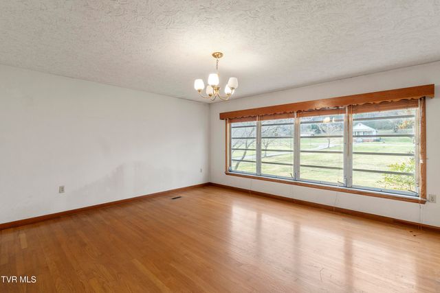 180 Doughtys Chapel Road, Greeneville, TN 37745