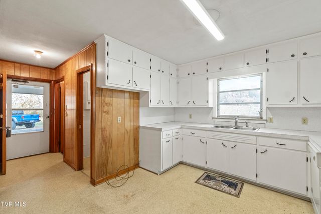 180 Doughtys Chapel Road, Greeneville, TN 37745