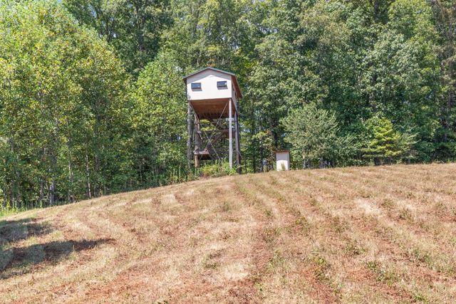 7422 Indian Creek Rd, Mc Ewen, TN 37101