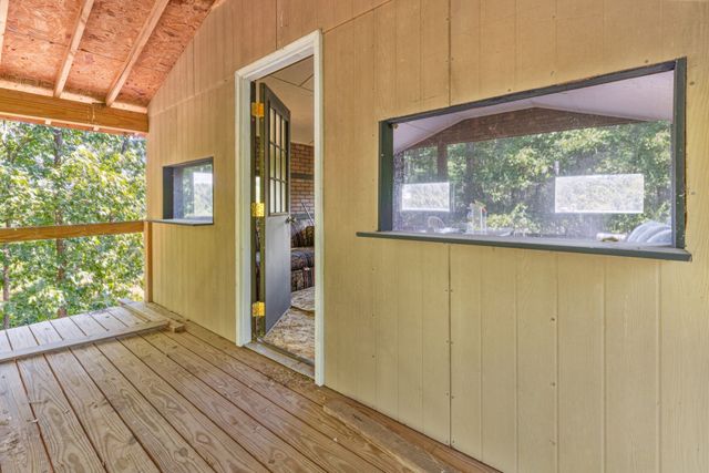 7422 Indian Creek Rd, Mc Ewen, TN 37101