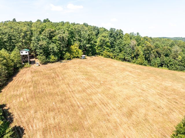 7422 Indian Creek Rd, Mc Ewen, TN 37101