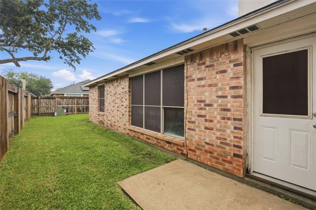 2028 Sandy Knoll Drive, Missouri City, TX 77489