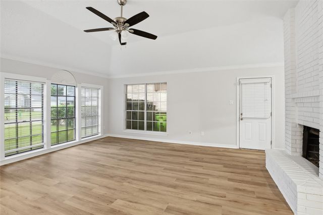 2028 Sandy Knoll Drive, Missouri City, TX 77489