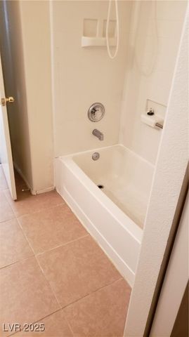 10384 MIDSEASON MIST Street ., Las Vegas, NV 89183