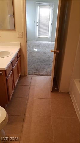 10384 MIDSEASON MIST Street ., Las Vegas, NV 89183