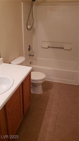 10384 MIDSEASON MIST Street ., Las Vegas, NV 89183