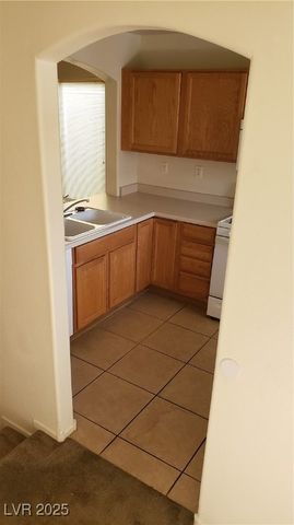 10384 MIDSEASON MIST Street ., Las Vegas, NV 89183