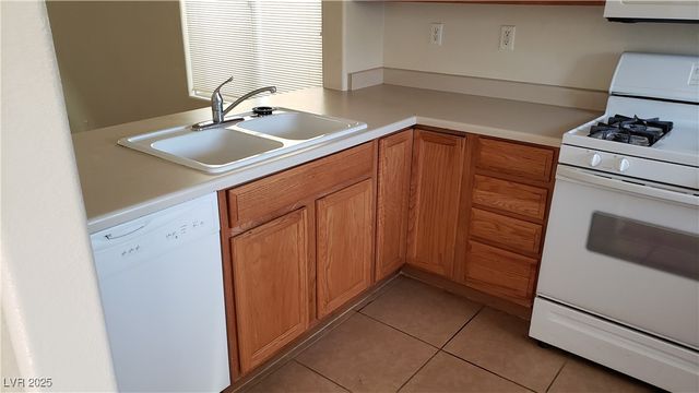 10384 MIDSEASON MIST Street ., Las Vegas, NV 89183