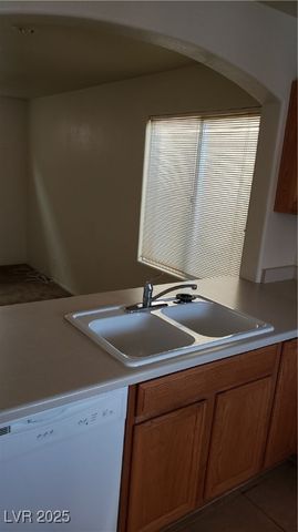 10384 MIDSEASON MIST Street ., Las Vegas, NV 89183