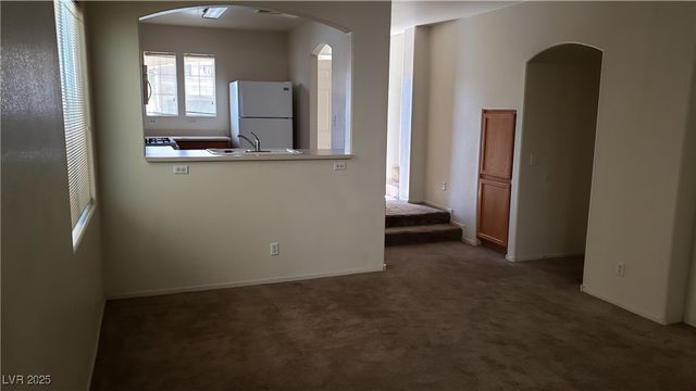 10384 MIDSEASON MIST Street ., Las Vegas, NV 89183