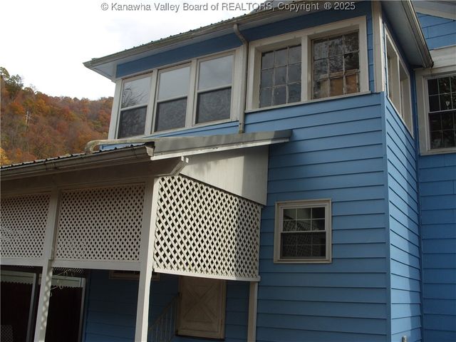 58 Spruce Street, Smithers, WV 25186