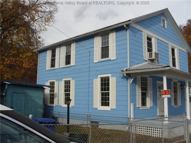 58 Spruce Street, Smithers, WV 25186