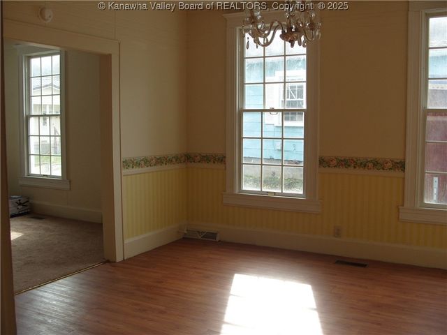 58 Spruce Street, Smithers, WV 25186