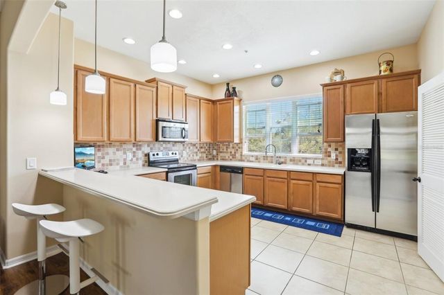 958 SOMBRA STREET, Tampa, FL 33619