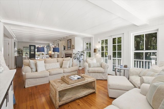7 Brenton Road, Falmouth, MA 02556
